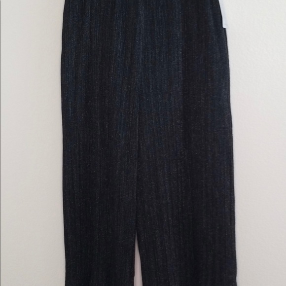 Black Shimmer V-neck Cap Sleeve Jumpsuit. - Picture 3 of 5